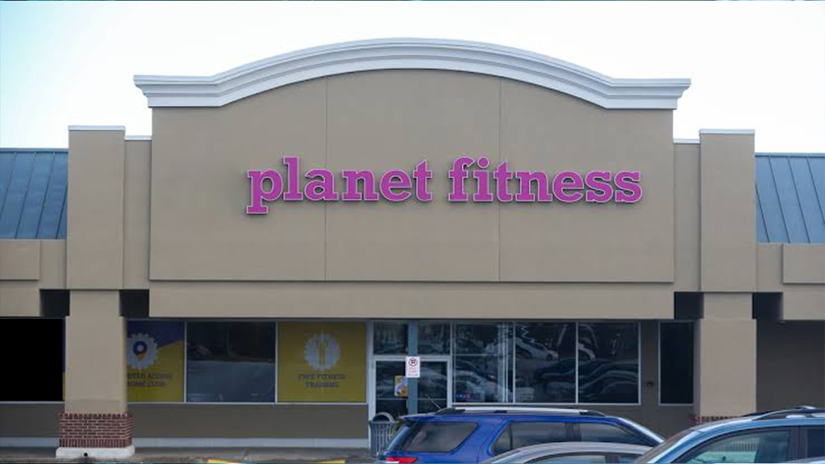 planet fitness holiday hours labor day